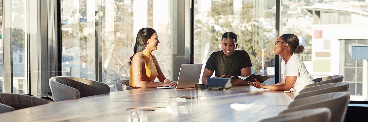 5 Roles Your Company Needs to Build an All-Star Data Science Team Team in meeting room