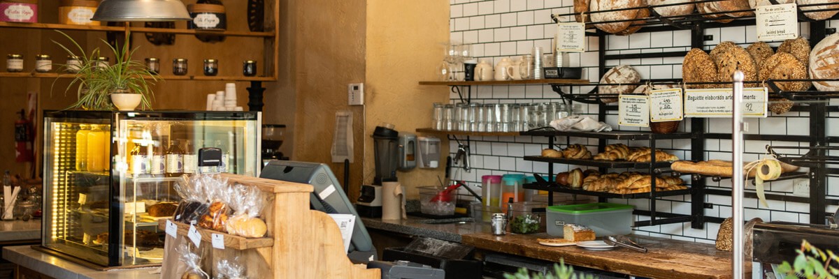 A popular baked goods retail store turned to Insight to improve their broadband provider connection and management, while future-proofing their business. Inside of a local bakery