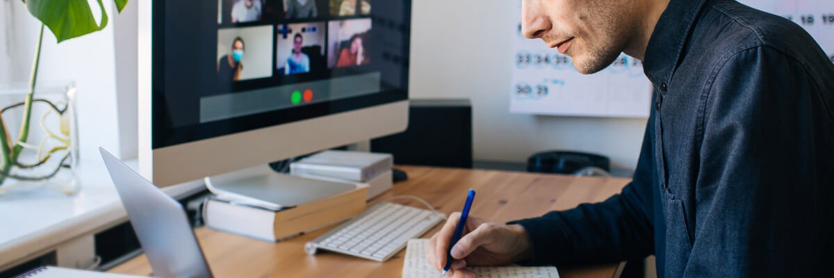 Insight’s Digital Innovation solutions help clients incorporate emerging tech into their business operations to improve the customer experience. Business professional on teams chat