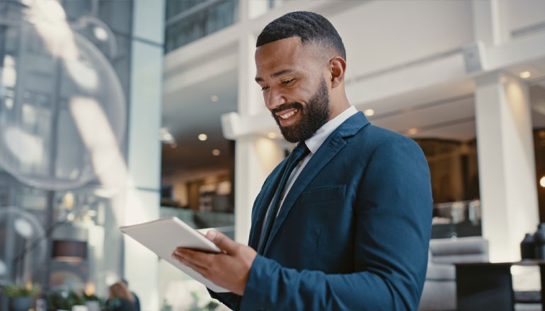 investment-management-company-adopts-modern-it-operations-by-bringing-governance-to-its-hybrid-multicloud-thumb Buildings