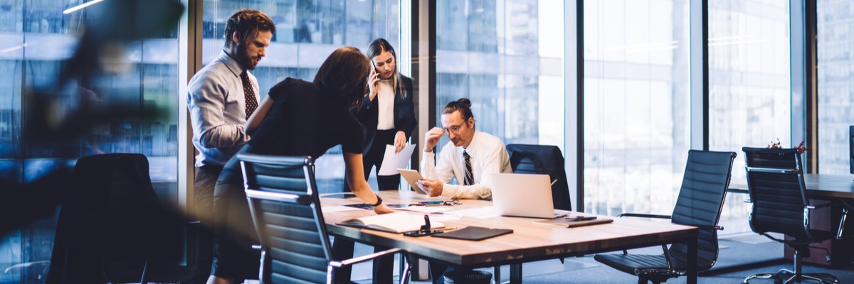 Case Study Major Insurance Provider Saves Big With Big Data Migration Data center graphic