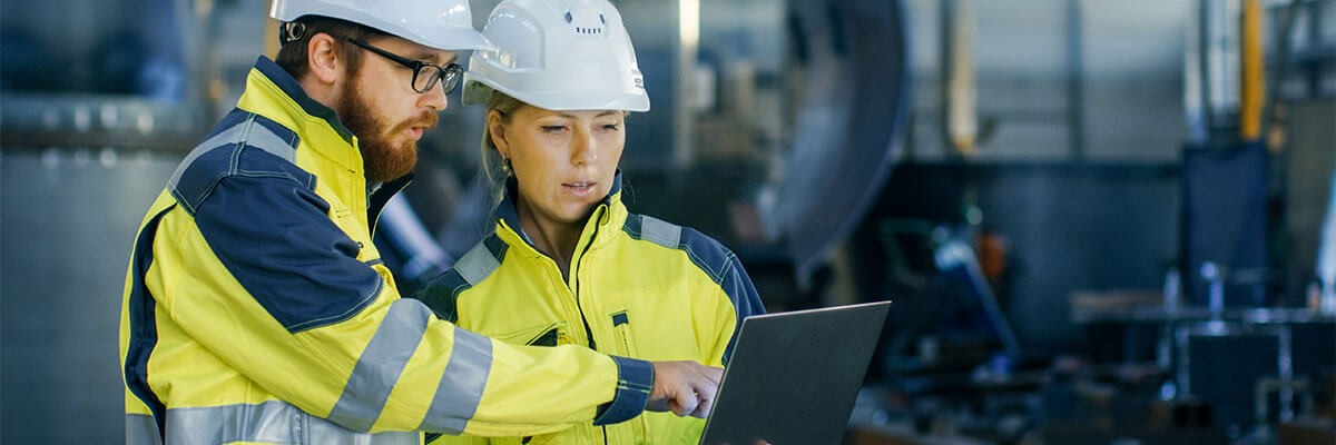 Insight’s Supply Chain Optimization solutions simplify the process of procuring, maintaining and replacing the technology clients invest in to run their business. Public services company employees discuss project details. Procurement, deployment, provisioning, repairs, end of life, device lifecycle management, device services, device refresh