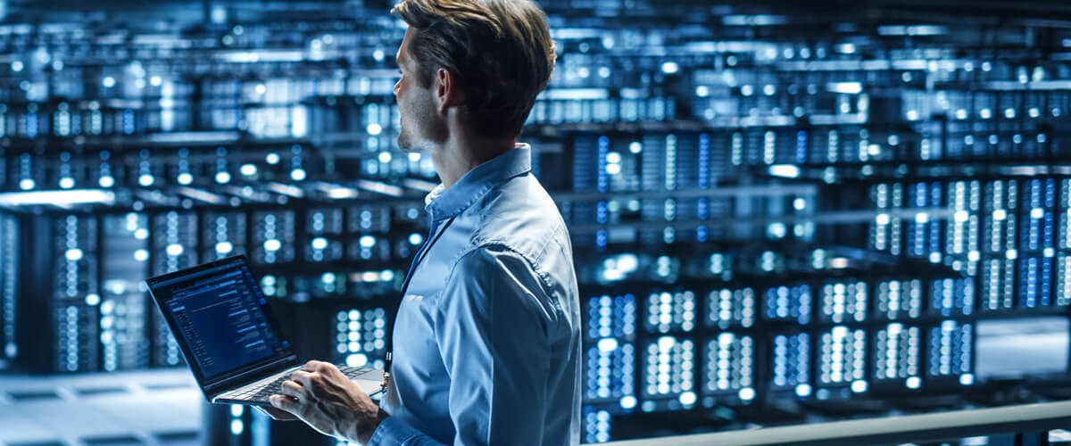 Meet Insight’s Distinguished Engineers, prepared to give expert insights into IT trends and technical guidance for real-world projects. Distinguished engineers in modern server room, IT trends