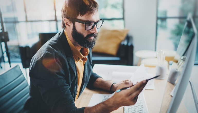 Host Profitability and Managing SPLA Licensing User on monitor device. Microsoft SPLA, software asset management, SAM management, host profitability, licensing management, Microsoft licensing