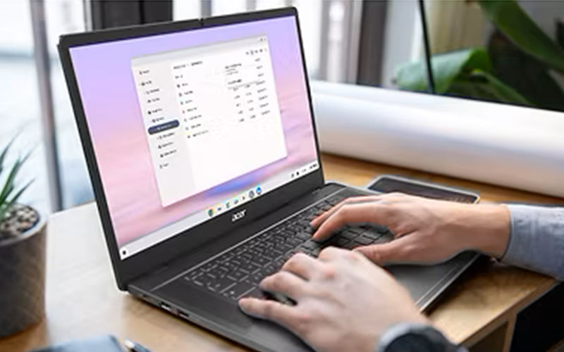 Chromebook Plus devices help improve productivity and collaboration with the use of Google AI Man using Acer laptop