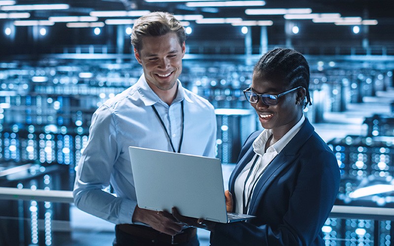 Extend your network to a data center, campus or branch seamlessly and securely. Professionals collaborating