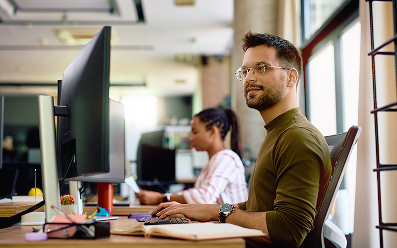 Freshservice enables IT staff to set up a help desk for each department Professionals on their work station