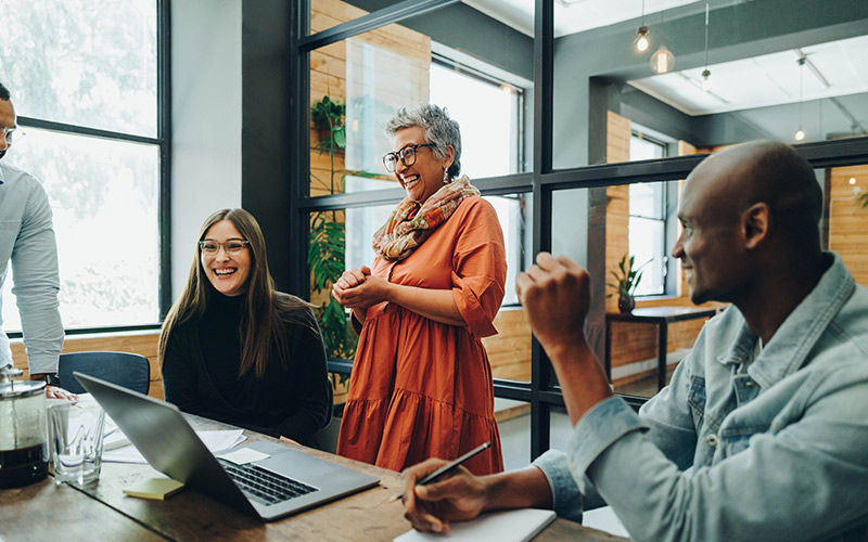 NetApp AIPod with Lenovo Users in meeting room collaborating