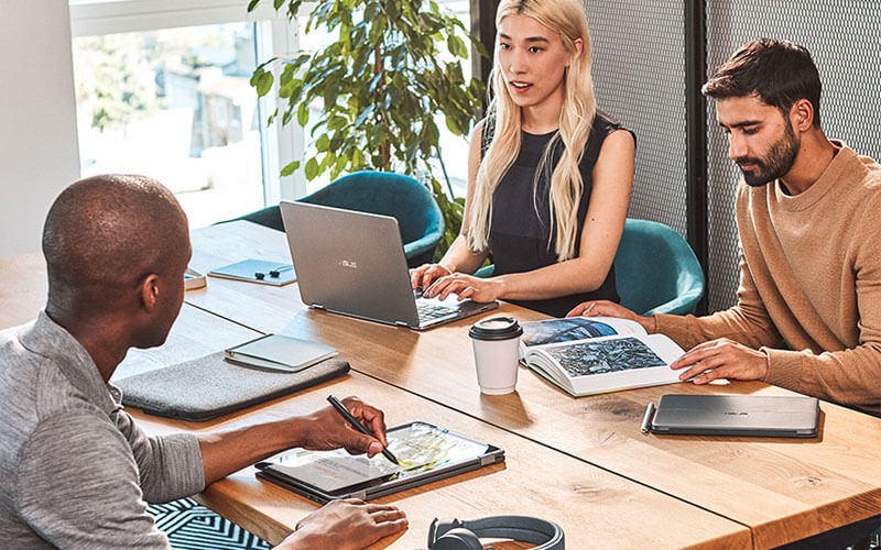 Software Assurance volume licensing program Team working together