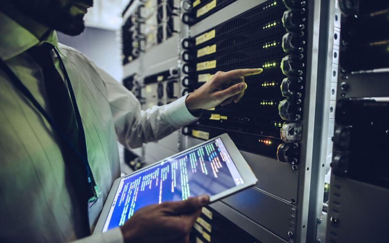 NetAPP HCI performance Man working in server room