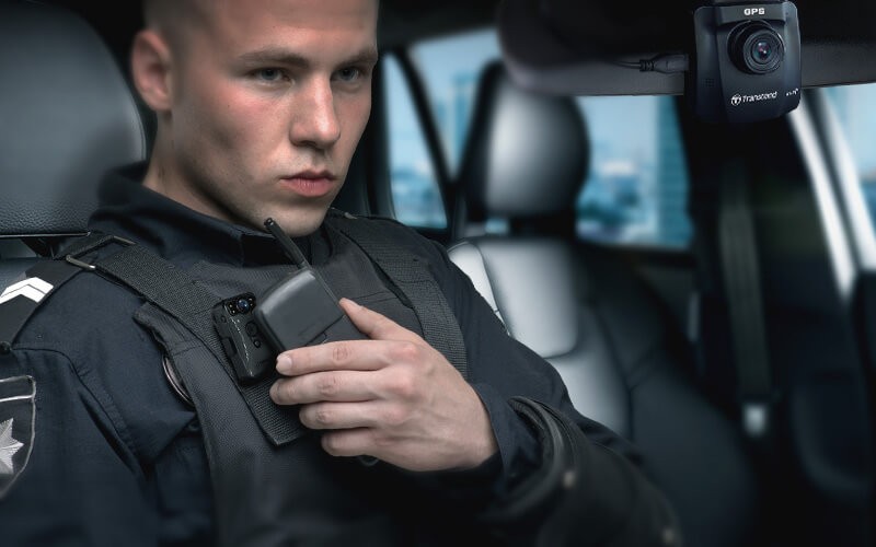 Body and dashcam solutions Police man using a Transcend dashcam